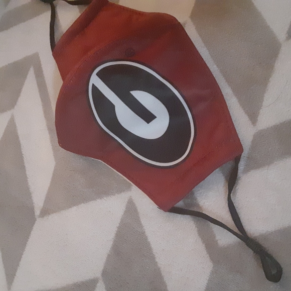 Georgia Bulldogs Football  Face mask/Red and Black/OSFA - Picture 6 of 6
